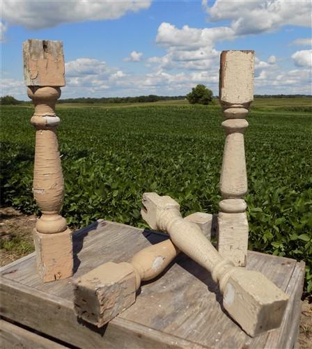 4 Balusters Painted Wood Architectural Salvage Spindles Porch House Trim A21,