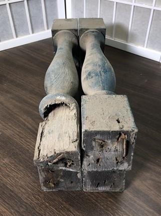 4 Balusters Painted Wood Architectural Salvage Spindles Porch House Trim A52