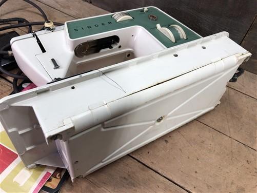1970s Singer Sewing Machine Model 717 w/ Manual, Foot Pedal, Vintage Sewing
