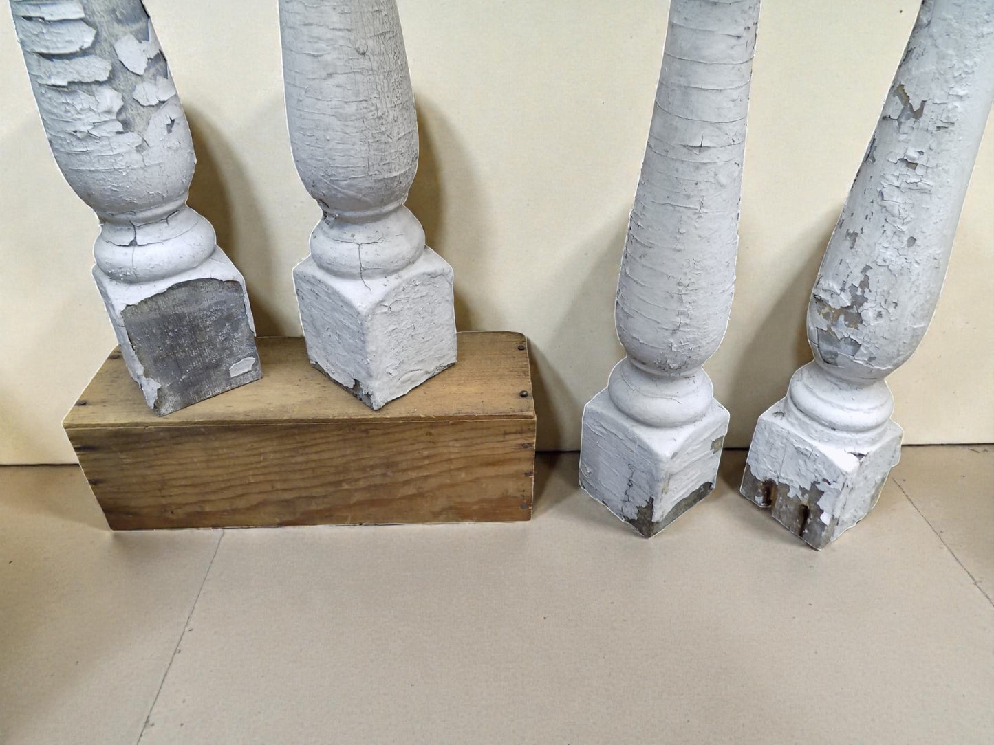 4 White Wood Balusters Reclaimed Spindles Porch Post House Trim k