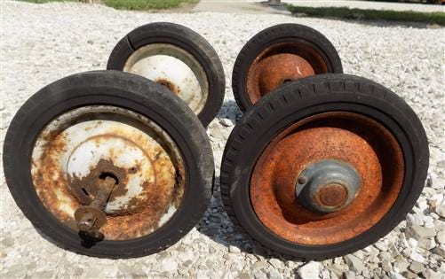 4 Vintage Metal Baby Buggy Wheels Pedal Car Garden Cart Pumpkin Wagon A54