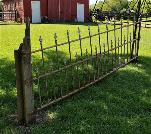 Home & Living > Outdoor & Gardening > Garden Decoration > Yard Art - Wrought Iron Vintage Fence Panel (95x36.5) Architectu...