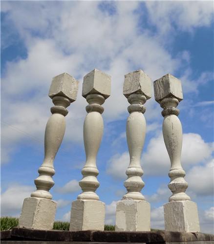 Balusters - 4 Rustic Painted Wood Balusters Architectural Salvage Spindles Porch Trim, A5 by The Old Grainery (Architectur...