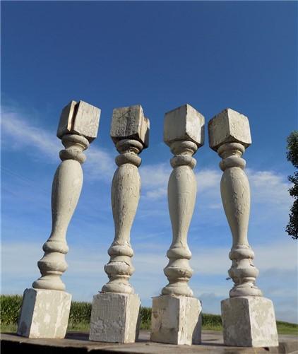 Balusters - 4 Rustic Painted Wood Balusters Architectural Salvage Spindles Porch Trim, A3 by The Old Grainery (Architectur...
