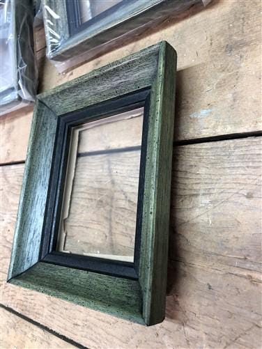 Home & Living > Home Decor > Picture Frames & Displays > Picture Frames - 12 Green Wood 4.5x3.5 Picture Photo Frames with...