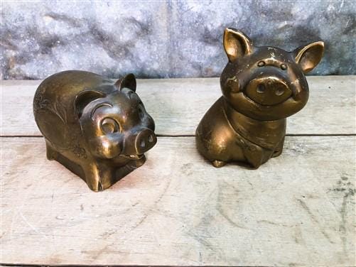 Art & Collectibles > Collectibles > Figurines & Knick Knacks - 2 Piggy Banks, Salesman Sample, Doorstep Toy Coin Money Arc...