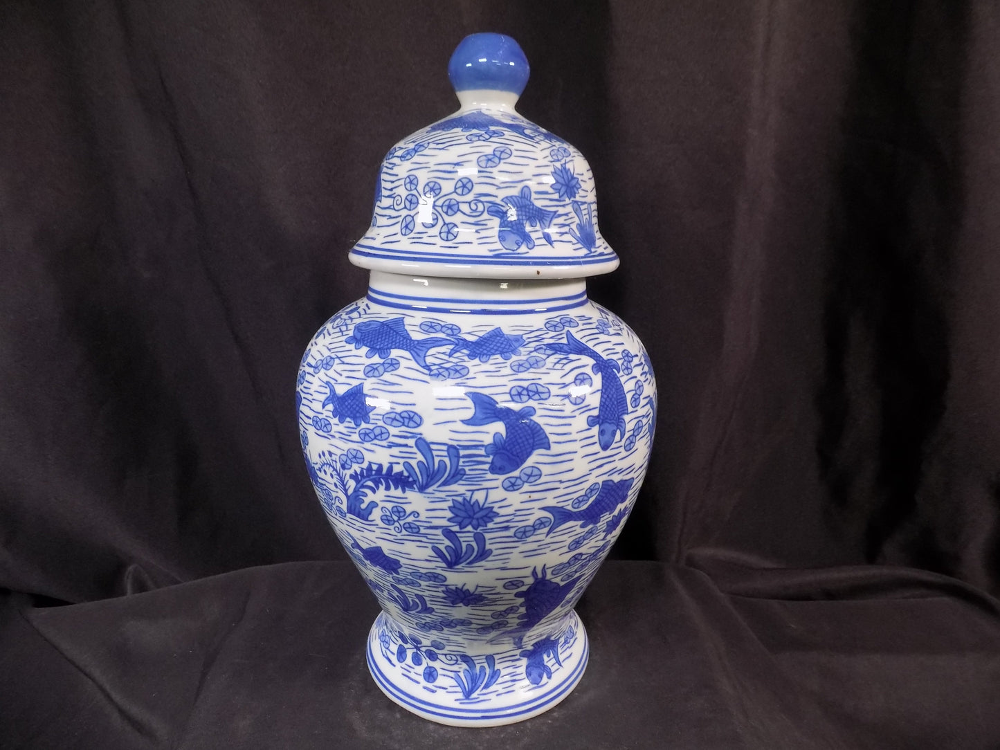 chinesekoi fish lid box Blue & White Koi Fish Temple Jar, 14 Chinese Porcelain Decor, Chinoise – The Old Grainery