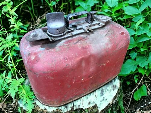 6 Gallon Gasoline Gas Fuel Tank, Metal Can Outboard Boat Motor Fuel Vintage Z,