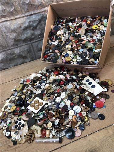 Over 20 Lbs Vintage Antique Buttons, Unsorted Mixed Lot Sewing Art Craft D,