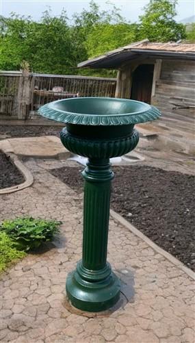 31" Tall Cast Iron Fluted Urn, Flower Pot Planter, Garden Patio Yard Art D1