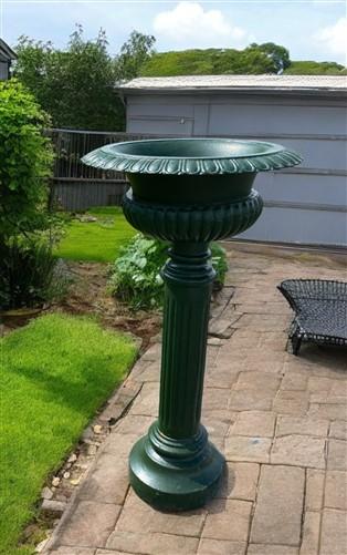 31" Tall Cast Iron Fluted Urn, Flower Pot Planter, Garden Patio Yard Art D1