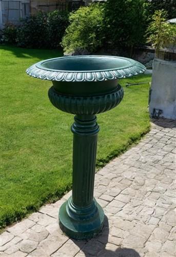 31" Tall Cast Iron Fluted Urn, Flower Pot Planter, Garden Patio Yard Art D1