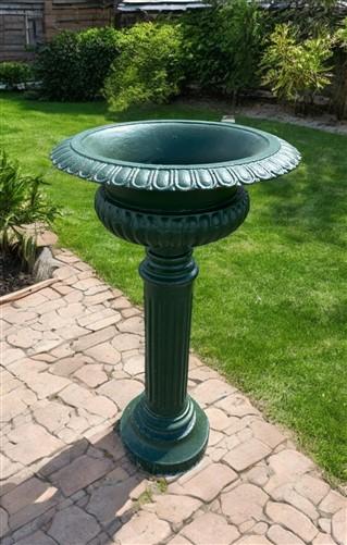 31" Tall Cast Iron Fluted Urn, Flower Pot Planter, Garden Patio Yard Art D1