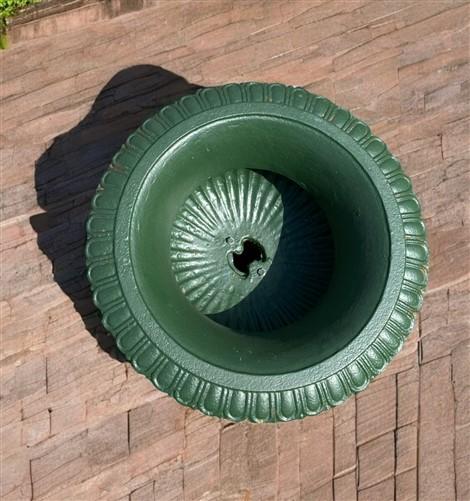 31" Tall Cast Iron Fluted Urn, Flower Pot Planter, Garden Patio Yard Art D1
