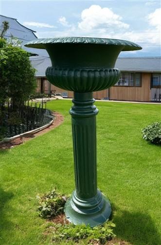 31" Tall Cast Iron Fluted Urn, Flower Pot Planter, Garden Patio Yard Art D1
