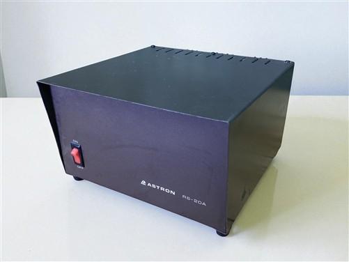 Astron RS-20A Linear AC-DC Power Supply, 13.8VDC, 20A Max 16A Continuous