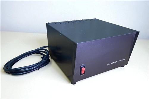 Astron RS-20A Linear AC-DC Power Supply, 13.8VDC, 20A Max 16A Continuous