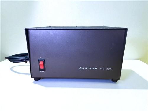 Astron RS-20A Linear AC-DC Power Supply, 13.8VDC, 20A Max 16A Continuous