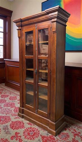 Library Bookcase, 2 Door Walnut Display Case, Kitchen Cabinet, China Cabinet, F