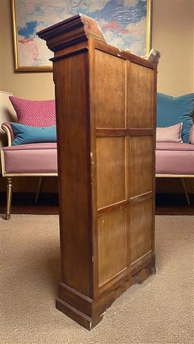 Library Bookcase, 2 Door Walnut Display Case, Kitchen Cabinet, China Cabinet, F