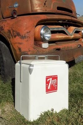 7up Metal Soda Pop Bottle Cooler, Picnic Ice Chest, Vintage Drinks Sign D,