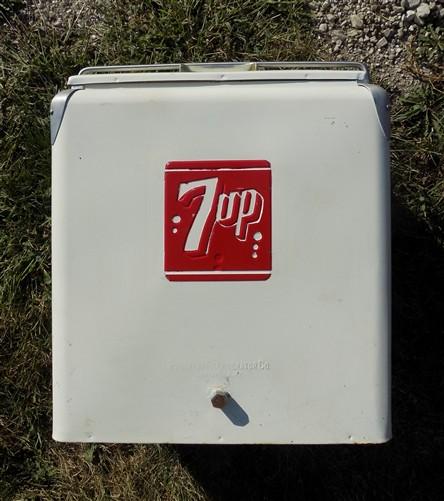 7up Metal Soda Pop Bottle Cooler, Picnic Ice Chest, Vintage Drinks Sign D,