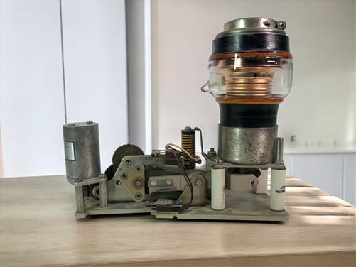 Ham Radio - Collins Radio High Voltage Vacuum Relay Assembly Globe C25A-511 Motor, Vintage by The Old Grainery (3000 volts...