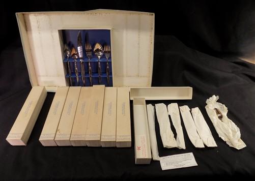 Flat ware - Oneida Community Flight Silverplate, NIB Silverware Place Setting, Serving Set by The Old Grainery (51 pieces,...