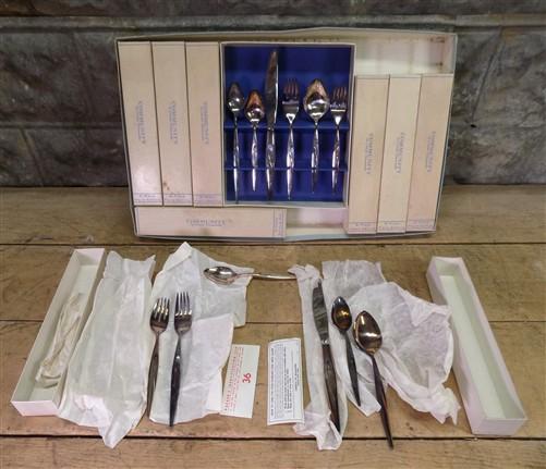 Flat ware - Oneida Community Flight Silverplate, NIB Silverware Place Setting, Serving Set by The Old Grainery (51 pieces,...