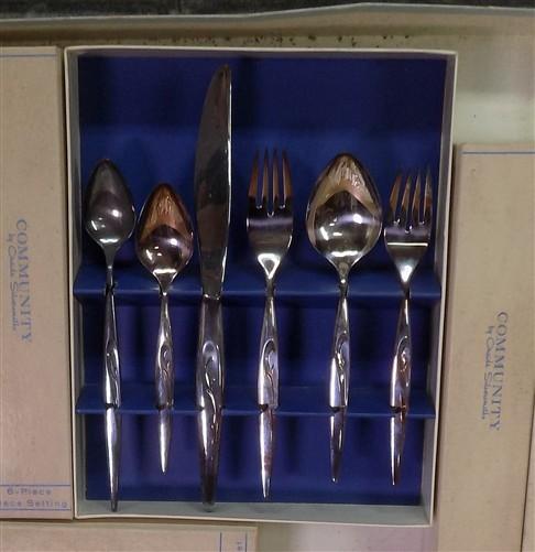 Flat ware - Oneida Community Flight Silverplate, NIB Silverware Place Setting, Serving Set by The Old Grainery (51 pieces,...