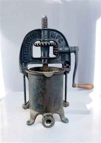 Enterprise 2 Quart Lard Press Cast Iron Sausage Stuffer Fruit Apple Cider Farm C