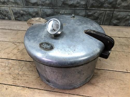 Pressure canner - Presto 15 Quart Pressure Cooker Canner No7, Vintage Aluminum Prepper Homestead, by The Old Grainery (15...