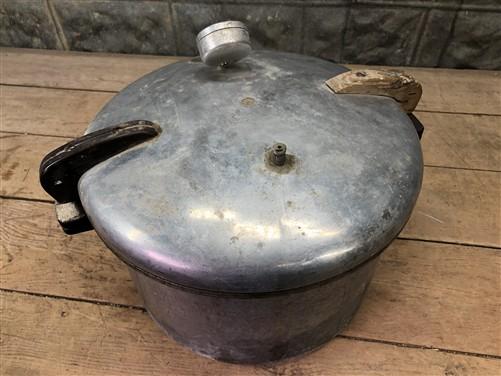 Pressure canner - Presto 15 Quart Pressure Cooker Canner No7, Vintage Aluminum Prepper Homestead, by The Old Grainery (15...