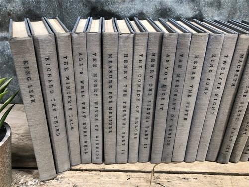 Book collection - The Yale Shakespeare 26 Volumes University Press Hardback Copyrights 1919-1958 by The Old Grainery (26 v...
