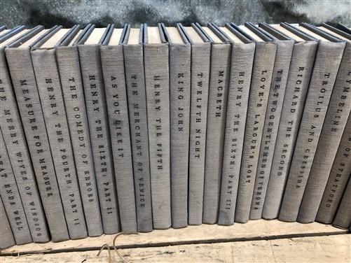 Book collection - The Yale Shakespeare 26 Volumes University Press Hardback Copyrights 1919-1958 by The Old Grainery (26 v...