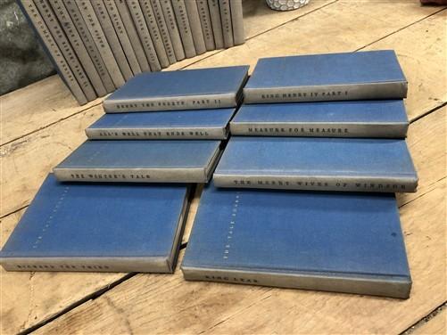 Book collection - The Yale Shakespeare 26 Volumes University Press Hardback Copyrights 1919-1958 by The Old Grainery (26 v...