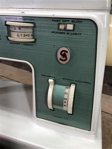1970s Singer Sewing Machine Model 717 w/ Manual, Foot Pedal, Vintage Sewing