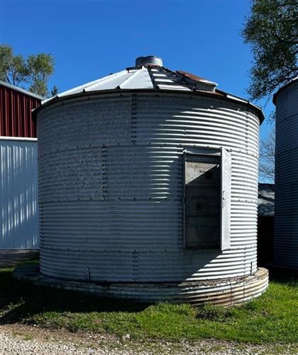 Home & Living > Outdoor & Gardening > Garden Decoration - Grain Bin, Vintage Metal Farm Storage Shed, Rustic Outdoor Struc...