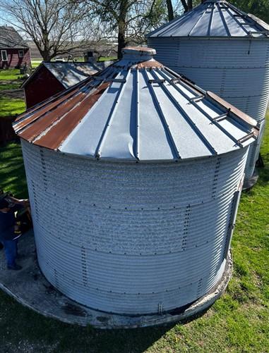 Home & Living > Outdoor & Gardening > Garden Decoration - Grain Bin, Vintage Metal Farm Storage Shed, Rustic Outdoor Struc...