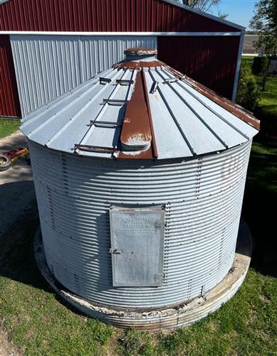 Home & Living > Outdoor & Gardening > Garden Decoration - Grain Bin, Vintage Metal Farm Storage Shed, Rustic Outdoor Struc...