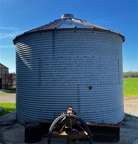Home & Living > Outdoor & Gardening > Garden Decoration - Grain Bin, Vintage Metal Farm Storage Shed, Rustic Outdoor Struc...