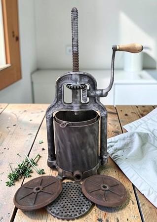 Hibbard Spencer Bartlett 6 Qt lard Press Sausage Stuffer Enterprise Fruit B