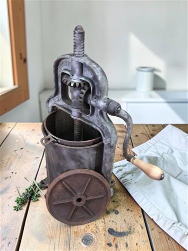 Hibbard Spencer Bartlett 6 Qt lard Press Sausage Stuffer Enterprise Fruit B