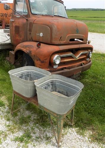 Wheeling Galvanized Double Wash Tub, Beer Cooler, Flower Pot Stand Bucket A30