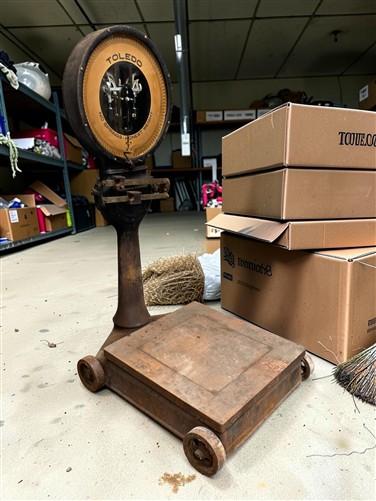 Toledo 500 LB Computing Floor Scale, Vintage Grocery Store Industrial Cast Iron