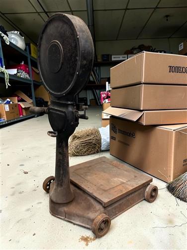 Toledo 500 LB Computing Floor Scale, Vintage Grocery Store Industrial Cast Iron