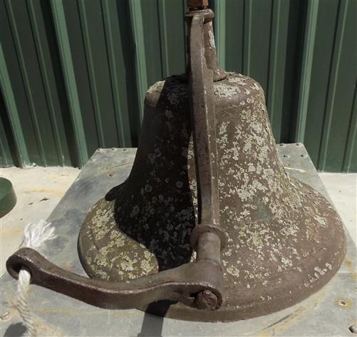 No 4 CS Bell with Stand, Cast Iron Church Dinner School Garden 19.5" Diameter A