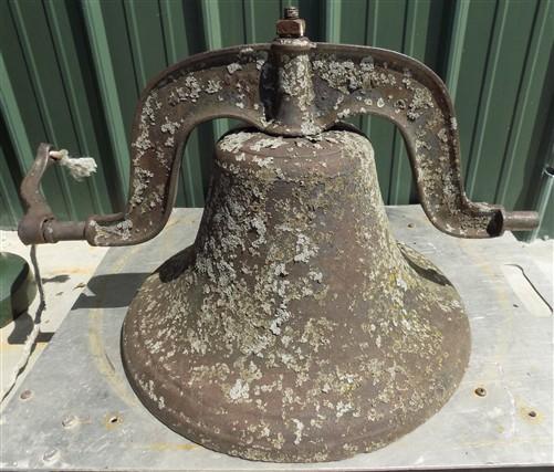 No 4 CS Bell with Stand, Cast Iron Church Dinner School Garden 19.5" Diameter A