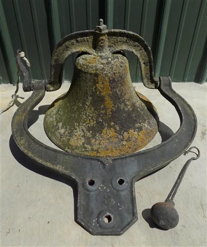 No 3 CS Bell with Upright, Cast Iron Church Dinner School Garden 18" Diameter B