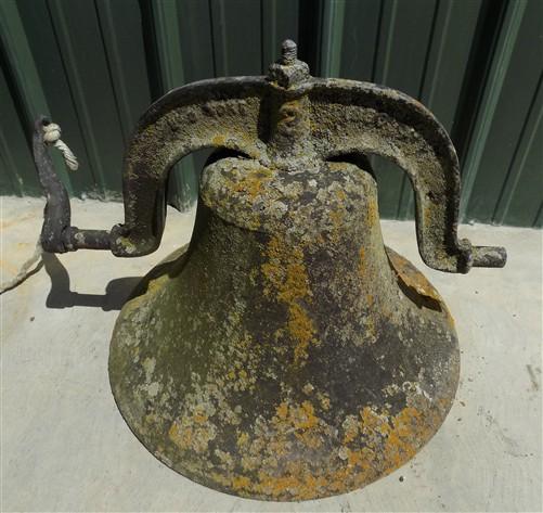 No 3 CS Bell with Upright, Cast Iron Church Dinner School Garden 18" Diameter B
